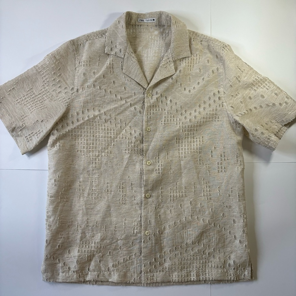 Zara Men’s Beach Button down short Sleeve. Size L